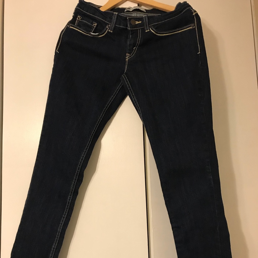 524 Levi super low size 7
